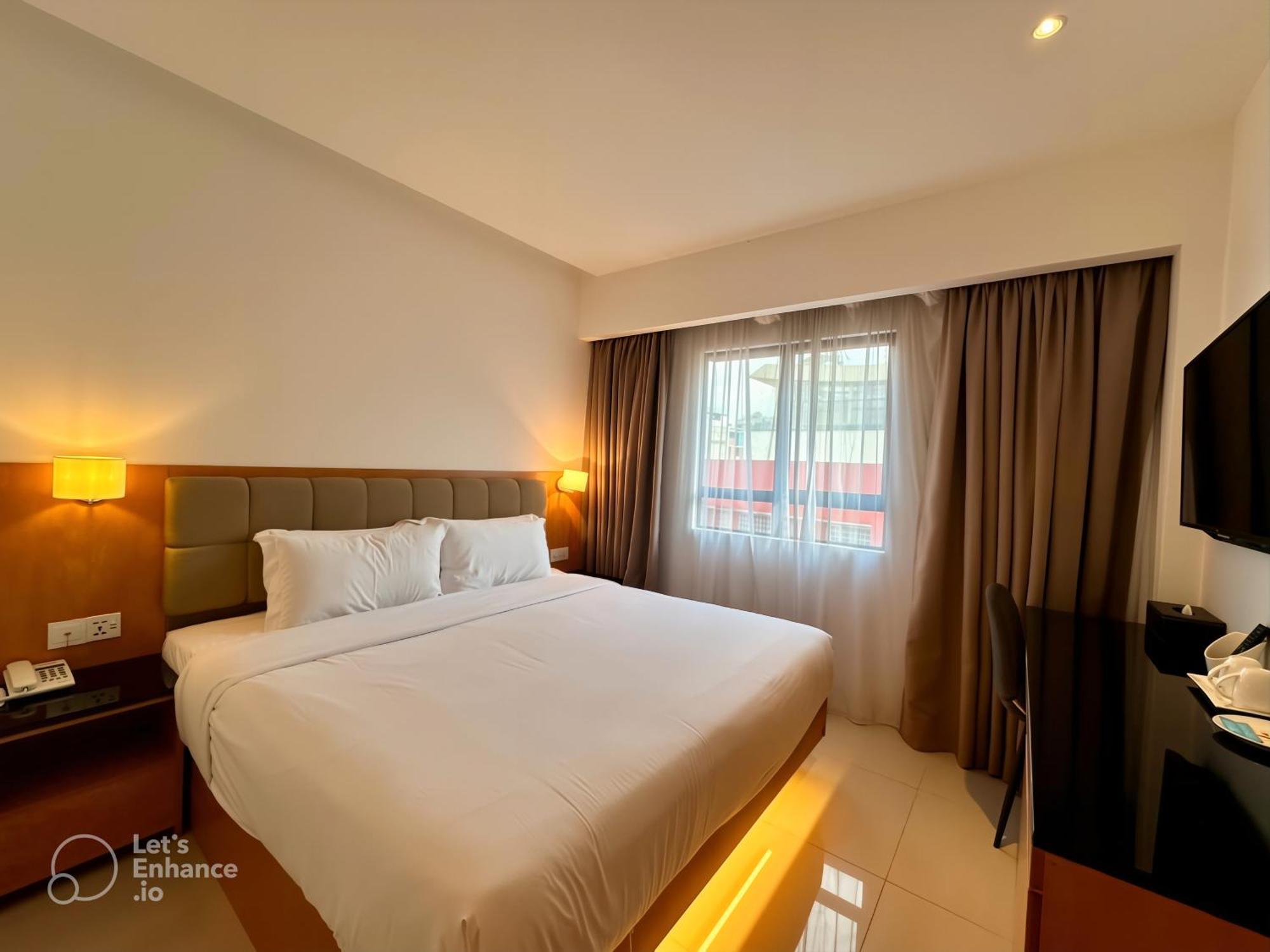 Premium Super King Room Window